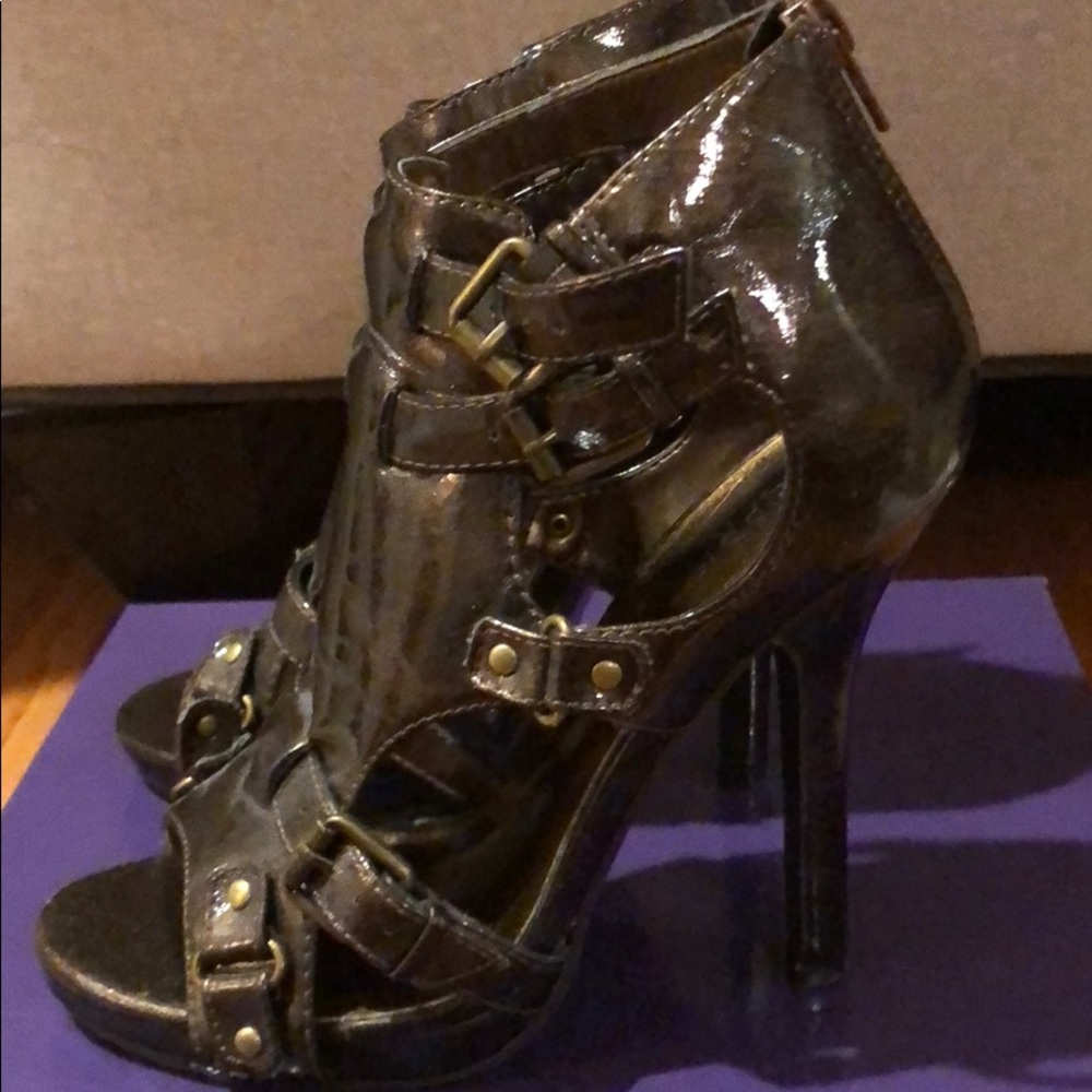 Metallic brown high heel